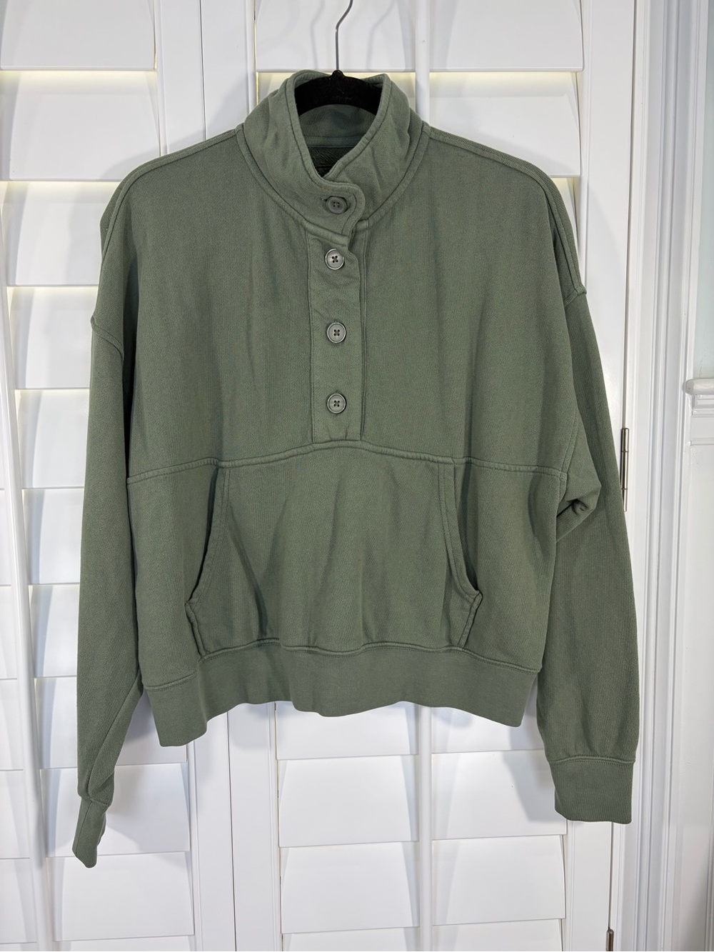 aerie Green Kangaroo Pocket Pullover Sweatshirt (XS) - Picture 2 of 8